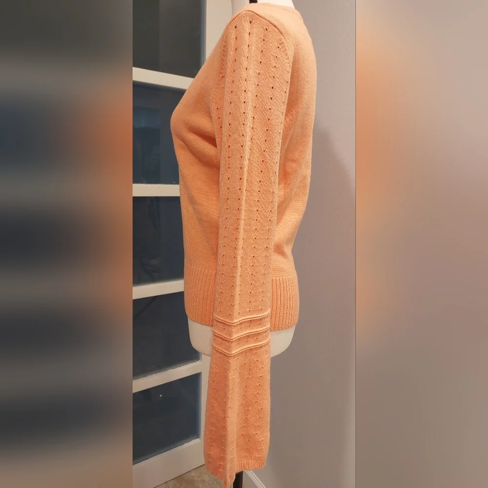 Guess Orange V-Neck Sweater Lightweight Knit - Picture 4 of 10